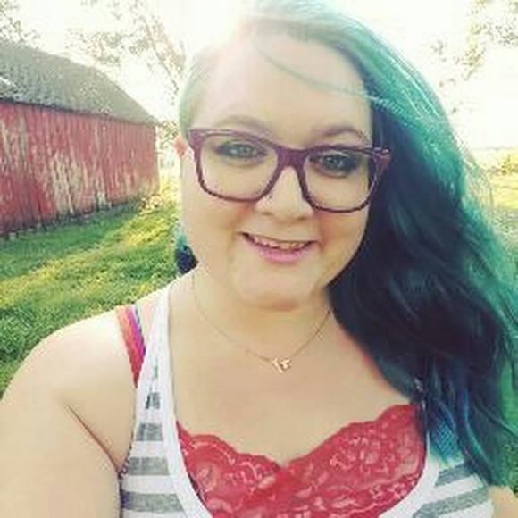Profile Picture of Jessie Johnson (@jjfromthestars) on Poshmark