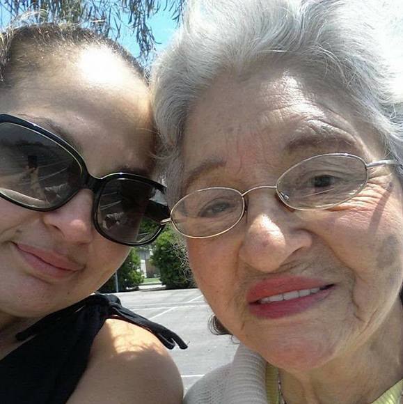 Profile Picture of Cassandra Cisneros (@starcassandraa) on Poshmark