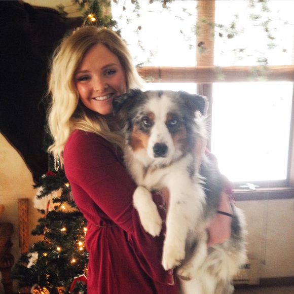 Profile Picture of Braelee Aus (@braelee_aus) on Poshmark