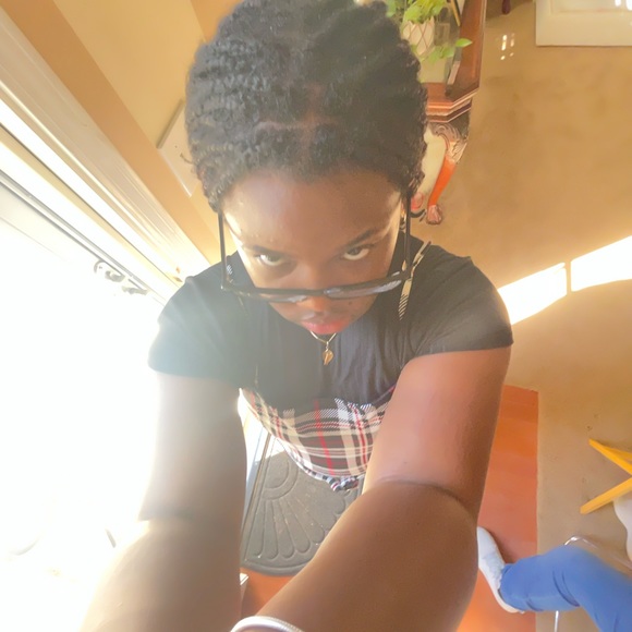 Profile Picture of Jakeria Porter (@jakeriaporter) on Poshmark