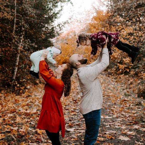 Profile Picture of Alexa Harmon (@hobbit1229) on Poshmark