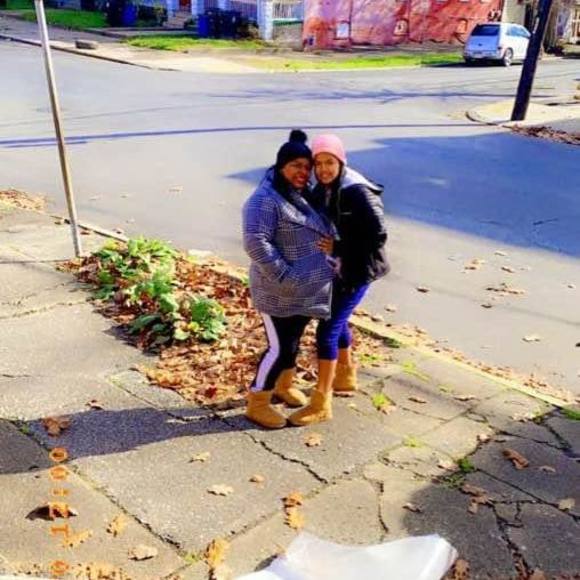 Profile Picture of Natii Rodon (@natiirodon) on Poshmark