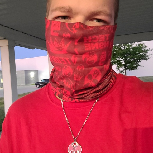 Profile Picture of Dylan Niswonger (@raxity) on Poshmark