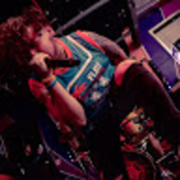 Profile Picture of Julian Zapata (@julianzapata862) on Poshmark