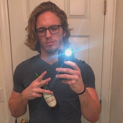 Profile Picture of Darren Hunt (@Darren_hunt98) on Twitter