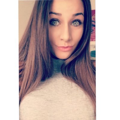 Profile Picture of Lara Walters (@trampoline2212) on Twitter