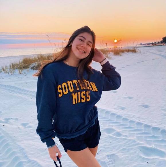 Profile Picture of Abbey Koplitz (@abbeykoplitz) on Poshmark