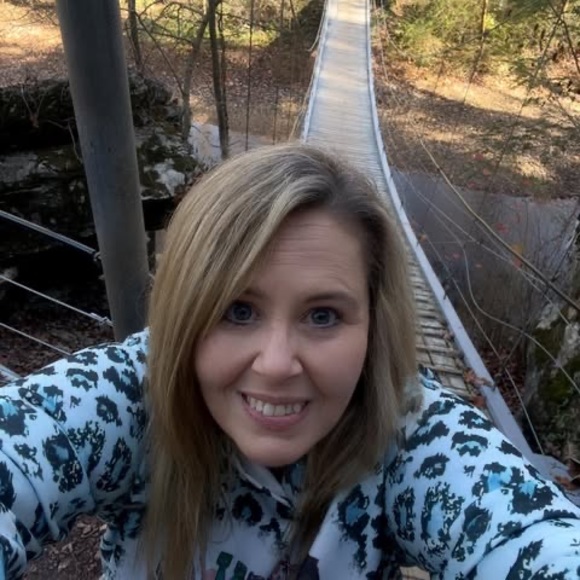 Profile Picture of Marilyn Marcoccia (@marilynmarcocci) on Poshmark