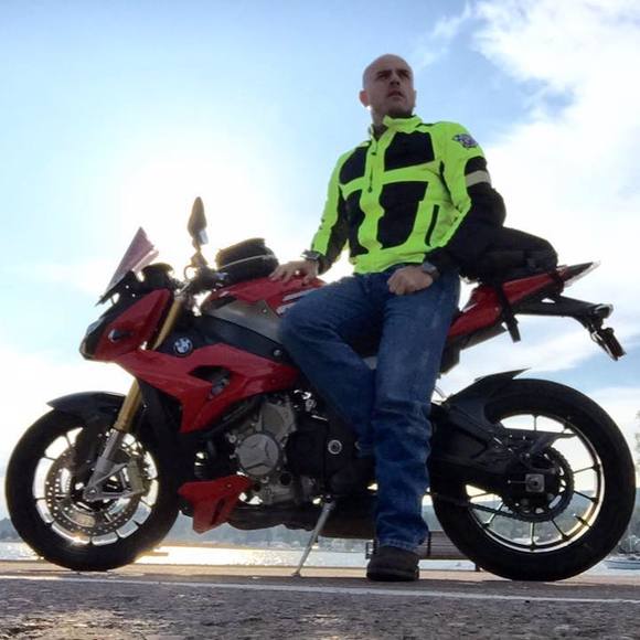 Profile Picture of Luis Ramón (@karlucho72) on Poshmark