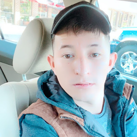 Profile Picture of Axel david Lajpop (@lajpop491) on Poshmark