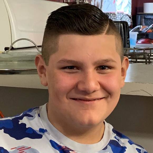 Profile Picture of Andrew Contreras (@contrerasa12) on Poshmark