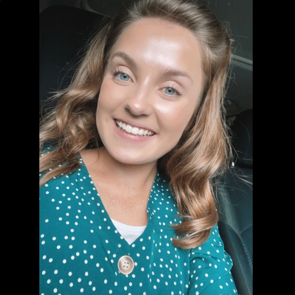 Profile Picture of Jaylin Davis (@jaylindavis25) on Poshmark