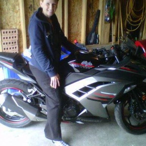 Profile Picture of Kelly Corris (@kellycorris) on Poshmark