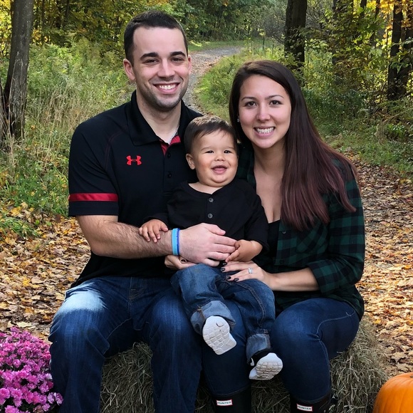 Profile Picture of Mel Cacialli (@melanierae55) on Poshmark