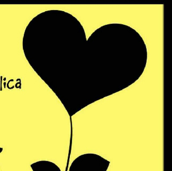 Profile Picture of Diana Ledesma (@dianitaledesma) on Poshmark