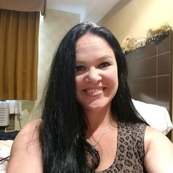 Profile Picture of Tonya Stepp (@waltswife23) on Poshmark