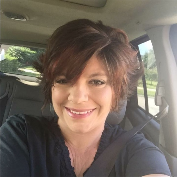 Profile Picture of Rachel Jeppesen (@radtechrach) on Poshmark