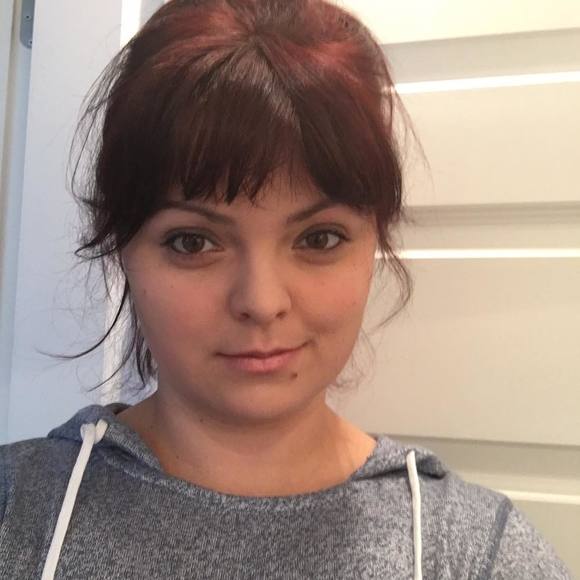 Profile Picture of Eva-joyce Belanger dufour (@esiabelle) on Poshmark