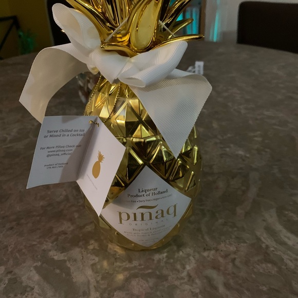 Profile Picture of Richard Zapata (@richard_zapata) on Poshmark