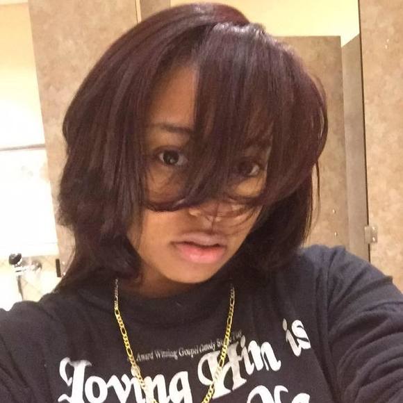 Profile Picture of Miriah Monges (@mmonges) on Poshmark