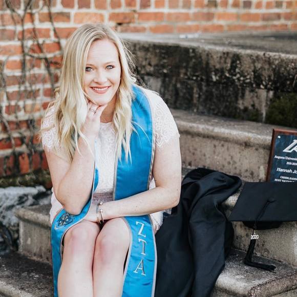 Profile Picture of Hannah Joslin (@h_joslin) on Poshmark