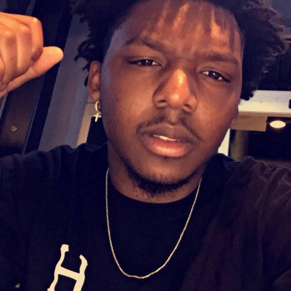 Profile Picture of Keshaun Smotherman (@mister_buckets) on Poshmark