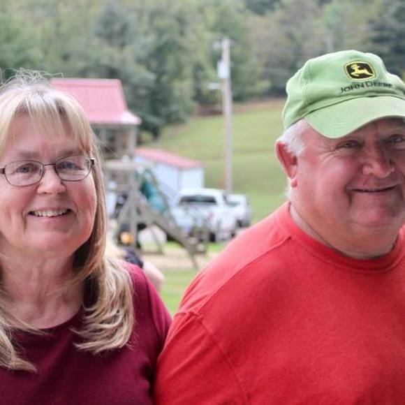 Profile Picture of Wanda Thompson (@wandathomchs) on Poshmark