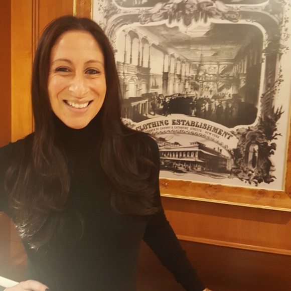 Profile Picture of Rachel Mudryy (@rbareish) on Poshmark