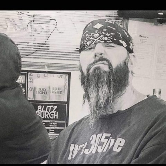 Stephen Symoniak - Poshmark Profile Picture of Stephen Symoniak (@drunkinstevie) on Poshmark