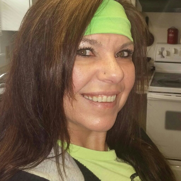 Profile Picture of Debbie Grant (@bikermomma) on Poshmark