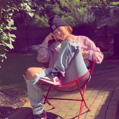 Profile Picture of B 🦋 🍯 (@brooke_rubesich) on Twitter