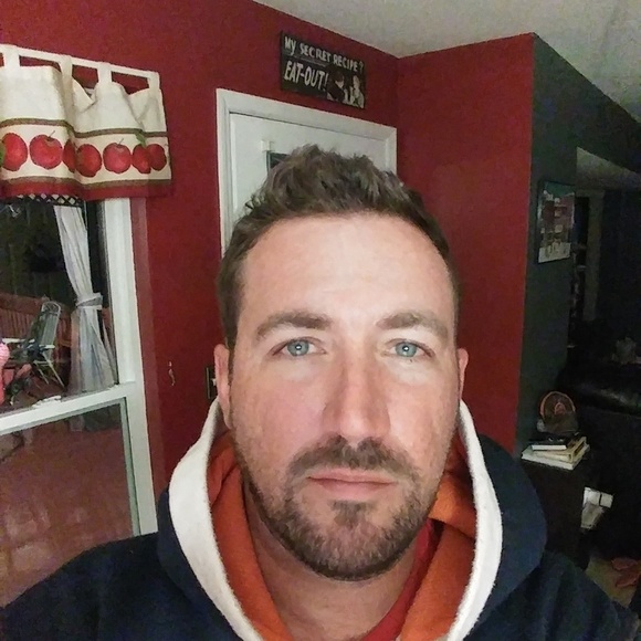 Profile Picture of Adam Jennings (@tartarbinks42) on Poshmark