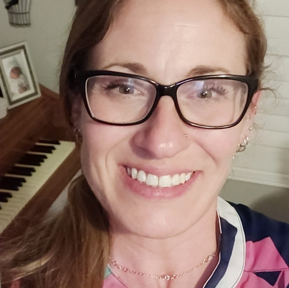 Heather Schofield-silva - Poshmark Profile Picture of Heather Schofield-silva (@heatherschofiel) on Poshmark