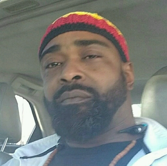 Profile Picture of Harold Borders (@haroldx) on Poshmark