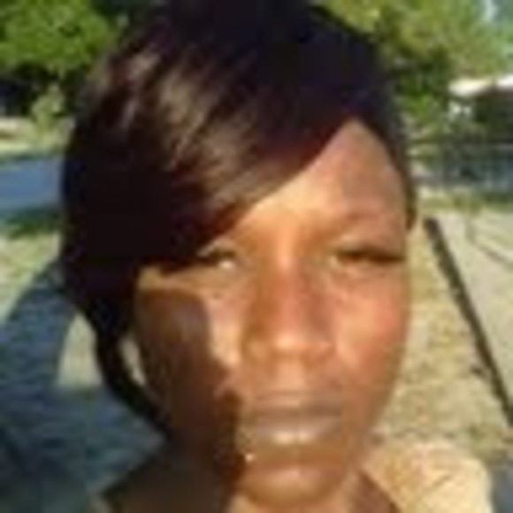 Profile Picture of Marsha Knight (@marshab81) on Poshmark