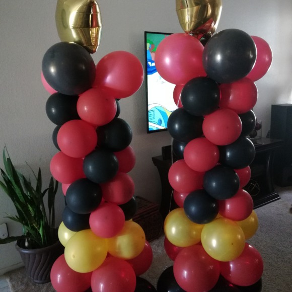 Profile Picture of Amaris Moore (@millions90018) on Poshmark