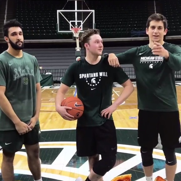 Jake Lubotsky - Poshmark Profile Picture of Jake Lubotsky (@jake2165) on Poshmark