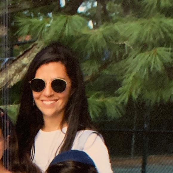 Profile Picture of Muriel Bawabeh (@murielbawabeh) on Poshmark