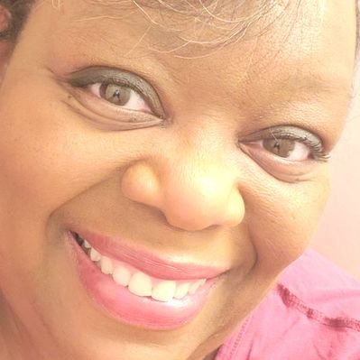 Profile Picture of Stephanie N. Burgess (@RazorSteph) on Twitter