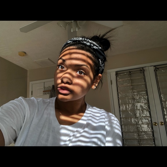 Profile Picture of Lailana Kornfeld (@lailana) on Poshmark