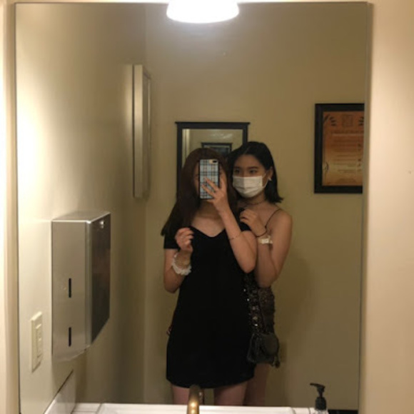 Profile Picture of Ivy Kang (@ivyminji) on Poshmark