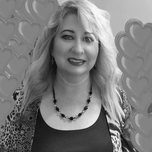 Profile Picture of Yolanda Perez miranda (@yolandaperez510) on Poshmark