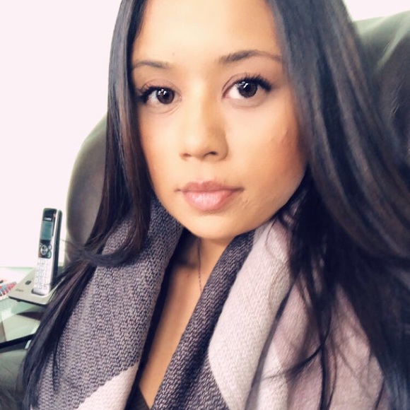 Profile Picture of Meagan Rachpaul (@meaganrachpaul) on Poshmark