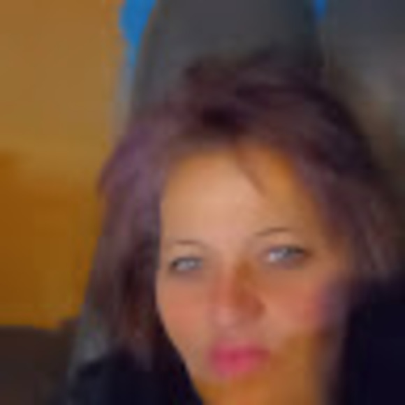 Profile Picture of Vicki Allen (@vickiallen896) on Poshmark