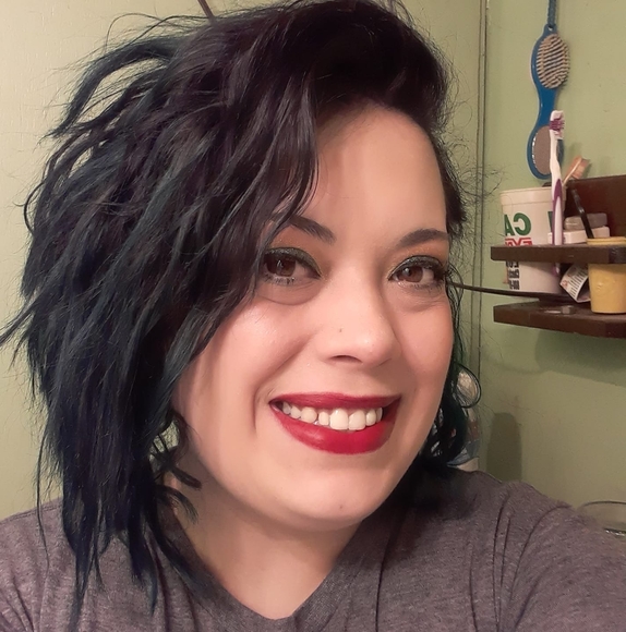 Profile Picture of Brandy Patterson (@brandypatter869) on Poshmark