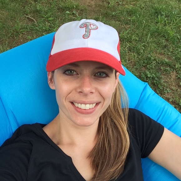 Profile Picture of Lisa Doolin (@ldoolin314) on Poshmark