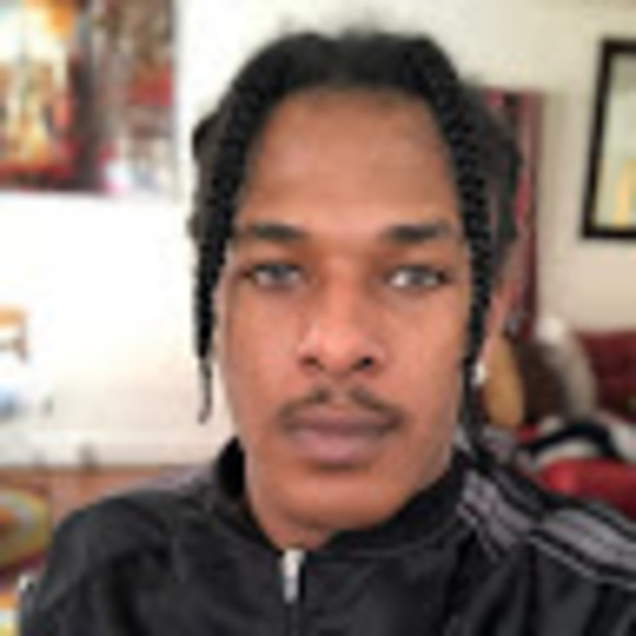 Profile Picture of Christopher Mullen (@cmullen9898) on Poshmark