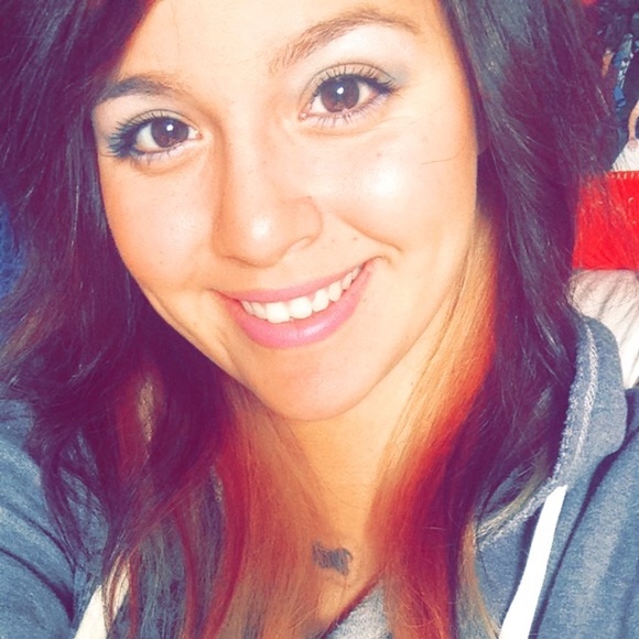 Profile Picture of Gomez Spartz (@muffinmuncher) on Poshmark