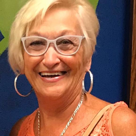 Profile Picture of Phyllis Ruggiero (@plruggiero) on Poshmark