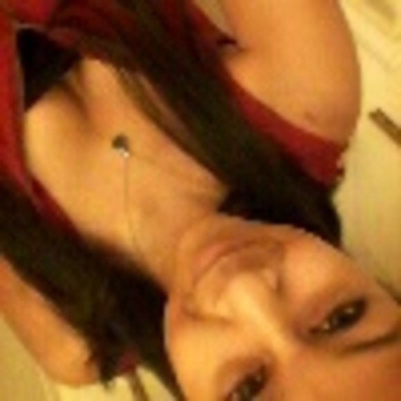 Profile Picture of Daniela Lucero (@d33z) on Poshmark